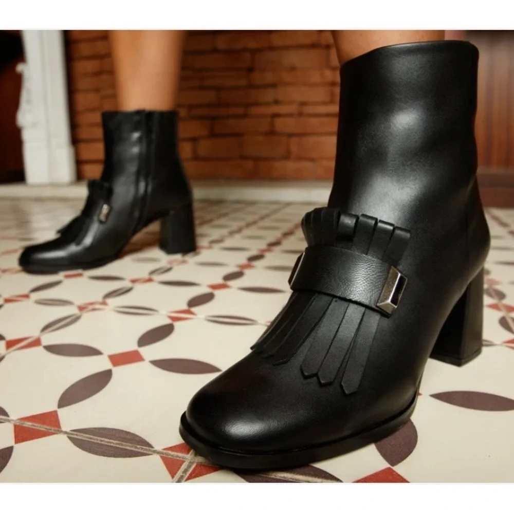 Vinci Black Leather ‘Luksor Tassel Block Heel’ Boots, Size 40
